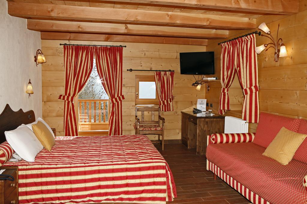 Les Combes Otel La Salle Oda fotoğraf